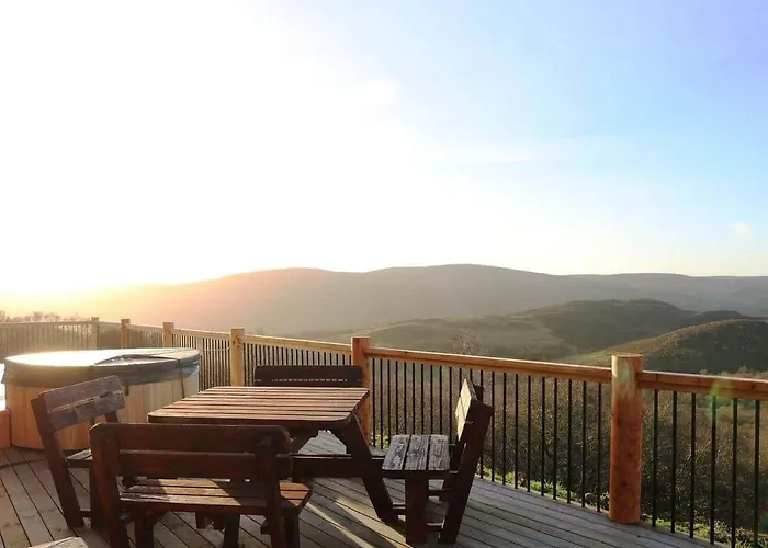 Red Kite & Osprey Lodges
